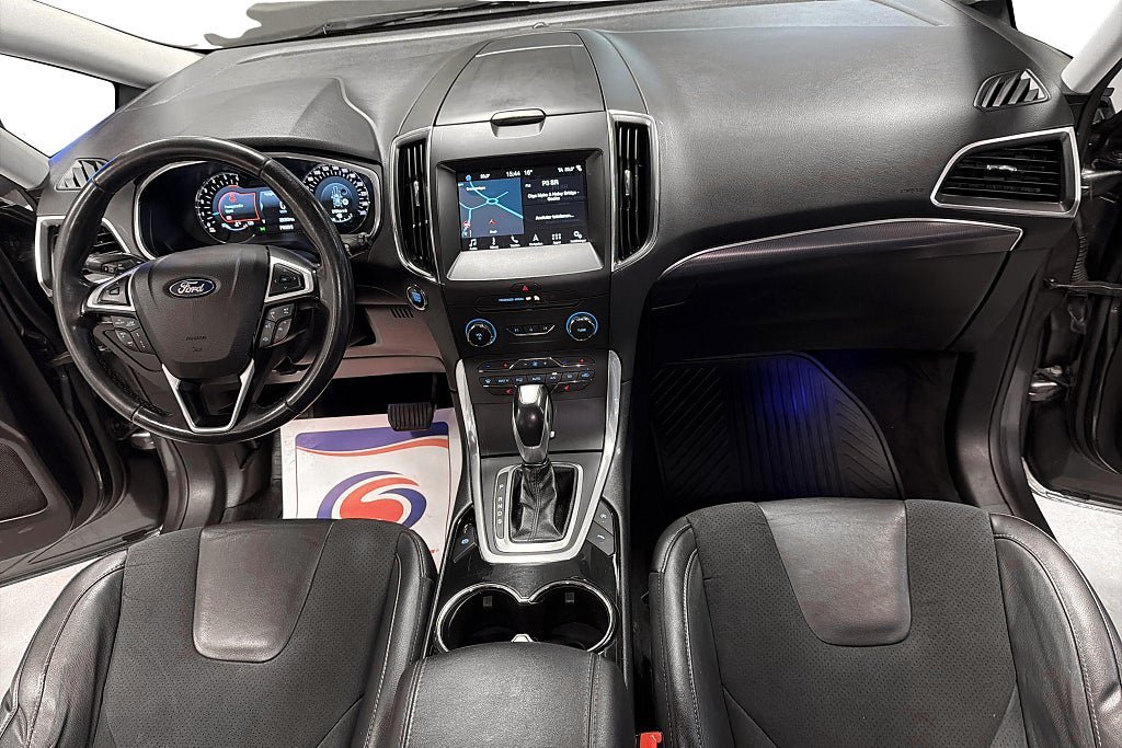 Vehicle Image 12