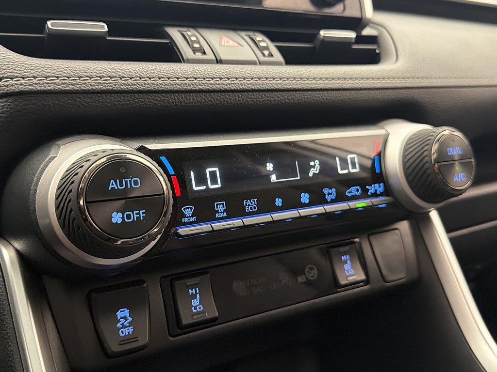 Vehicle Image 24