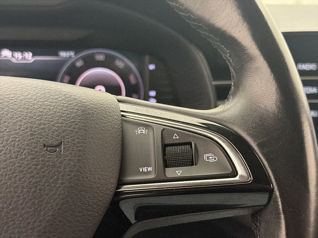 Vehicle Image 17