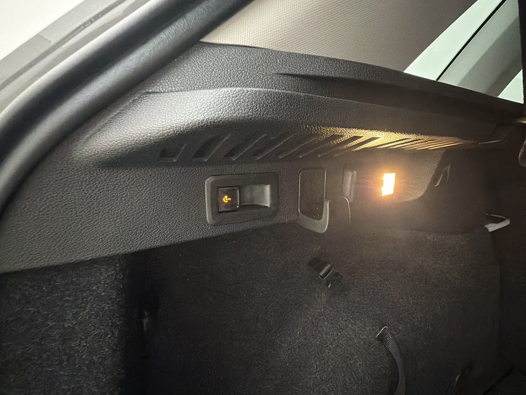 Vehicle Image 24