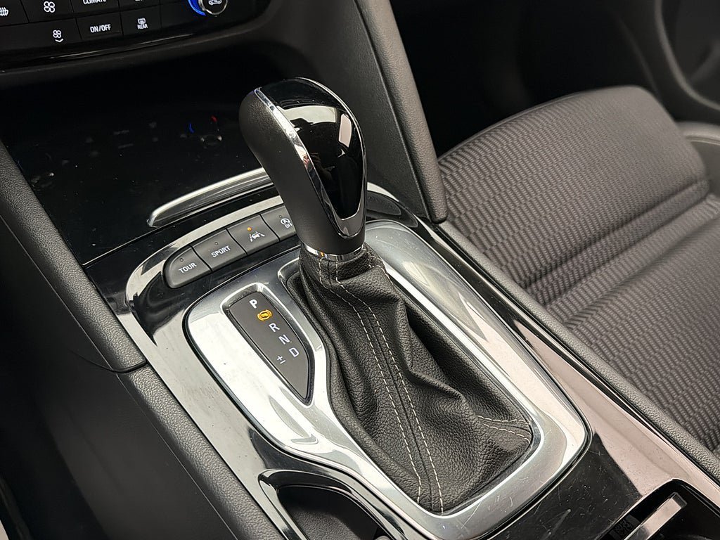 Vehicle Image 23