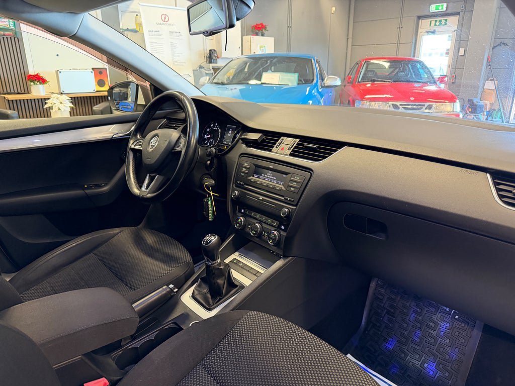 Vehicle Image 17