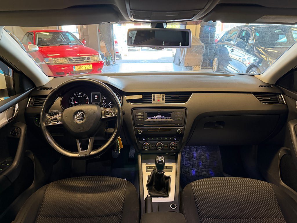 Vehicle Image 18