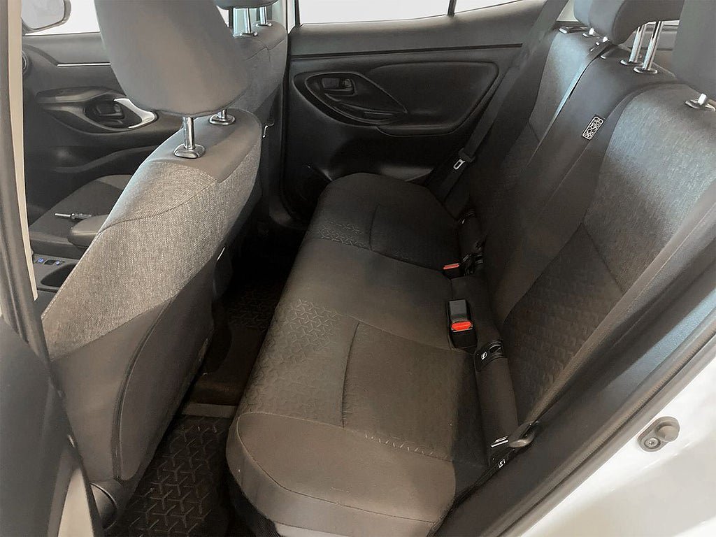 Vehicle Image 8