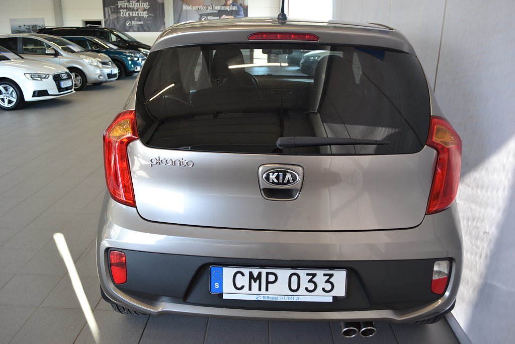 Vehicle Image 8