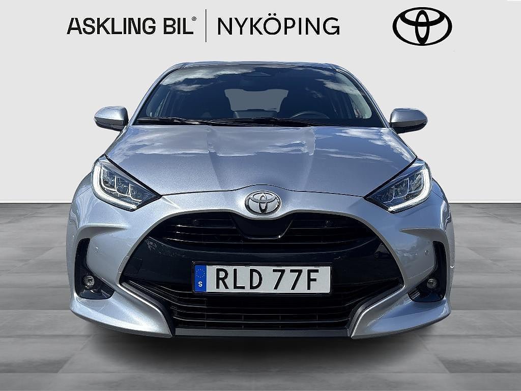 Vehicle Image 6