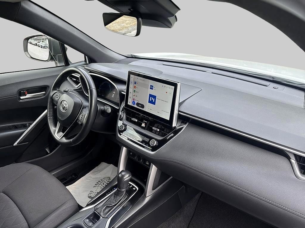Vehicle Image 6