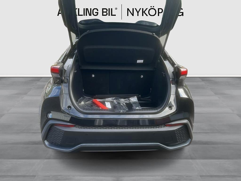 Vehicle Image 10