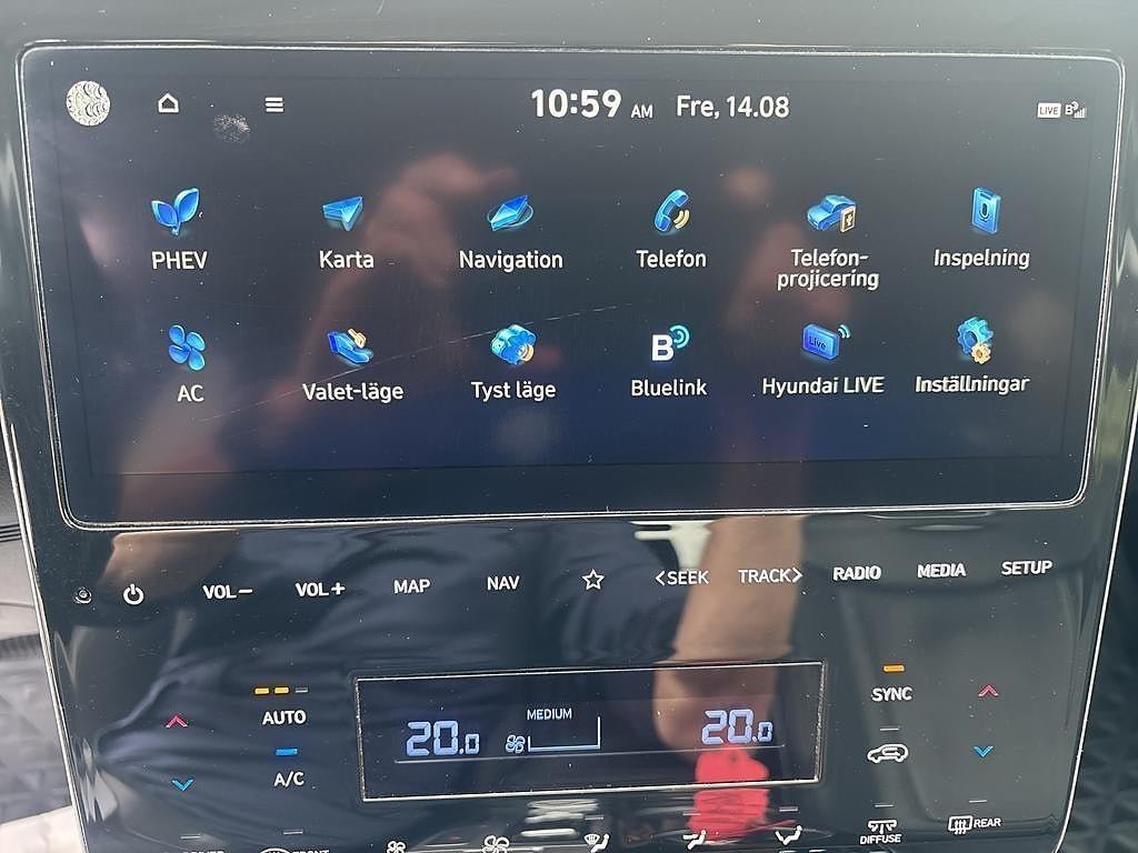 Vehicle Image 16