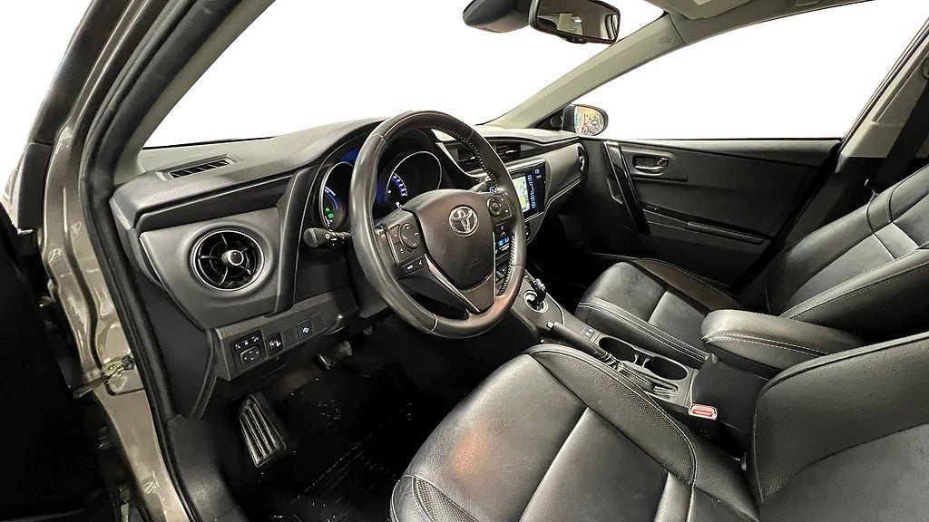 Vehicle Image 10