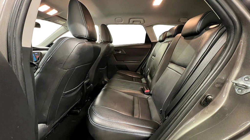 Vehicle Image 12
