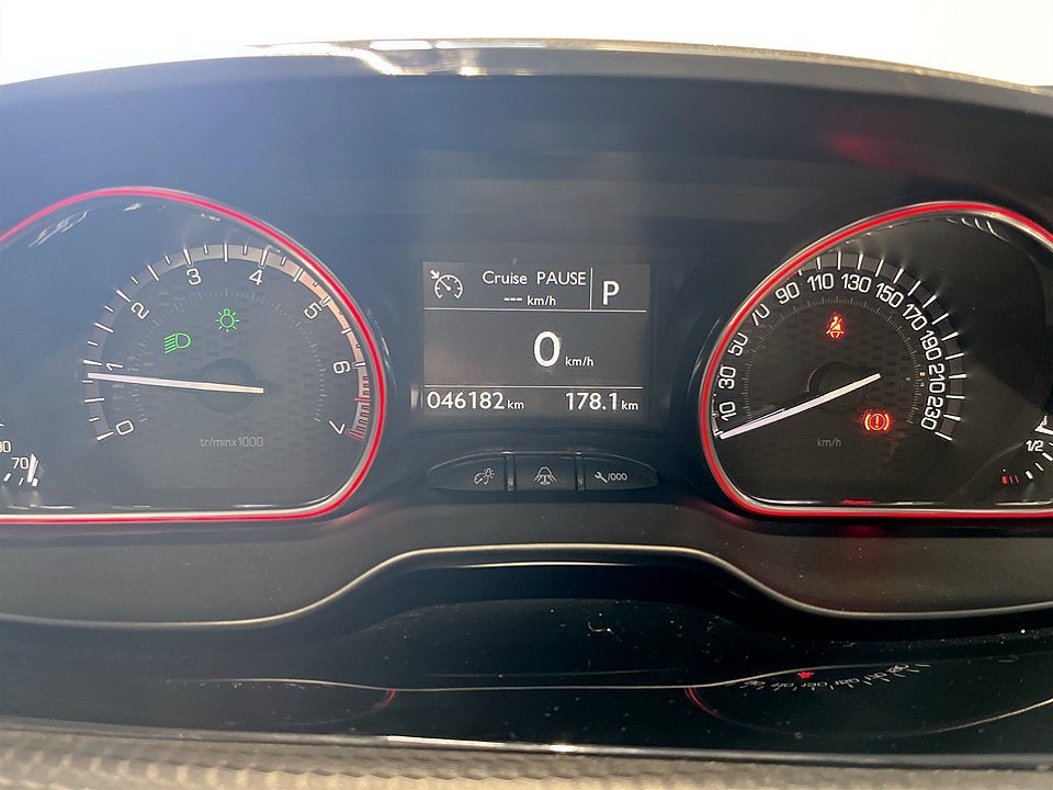 Vehicle Image 9