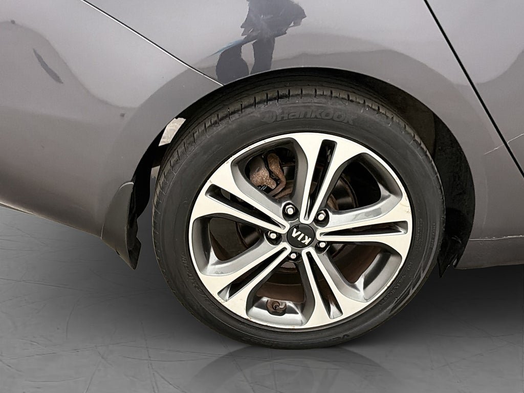 Vehicle Image 12