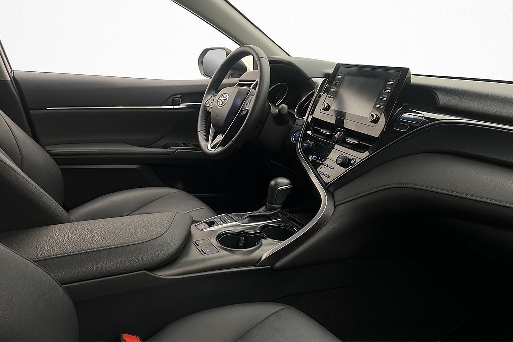 Vehicle Image 8