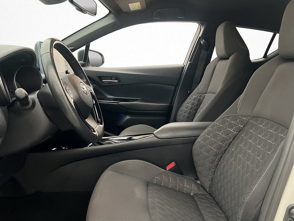 Vehicle Image 12