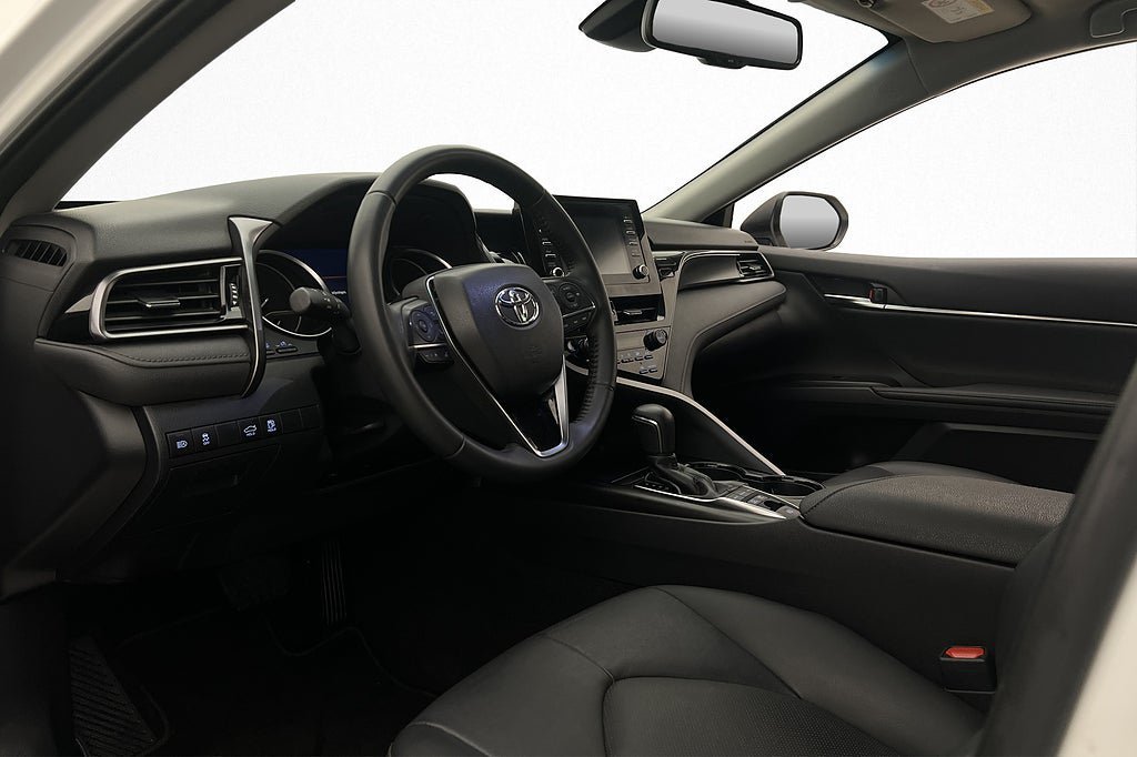Vehicle Image 9