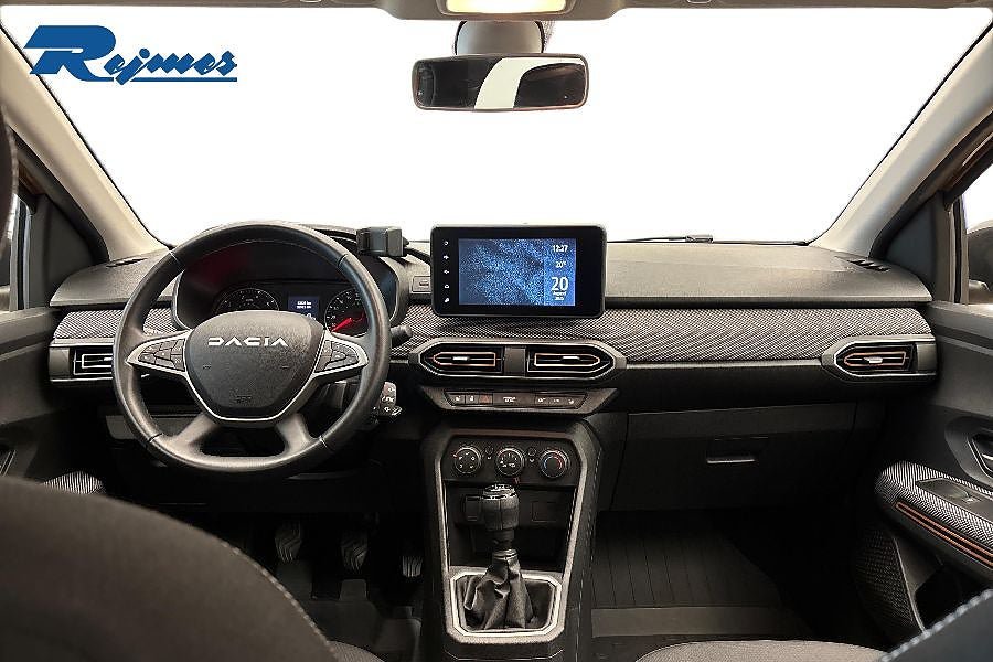 Vehicle Image 7