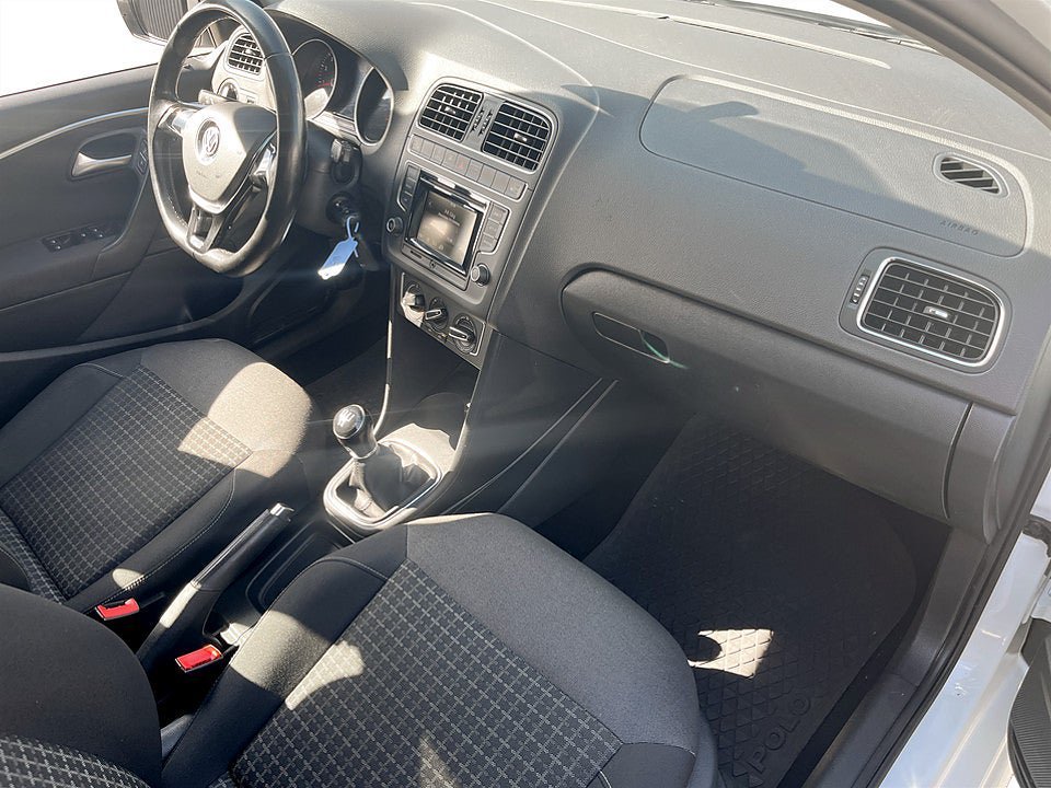 Vehicle Image 11