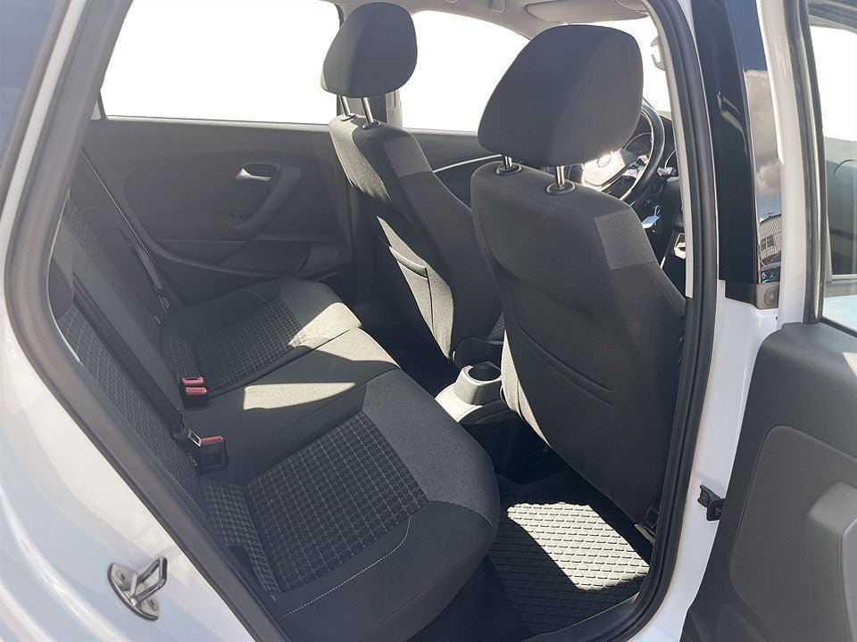 Vehicle Image 12