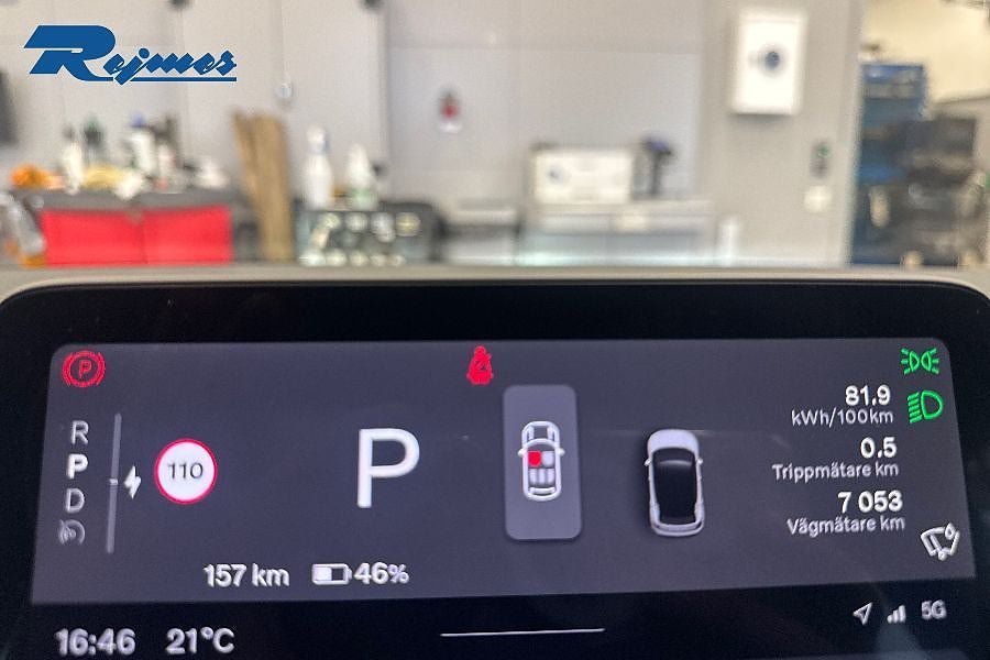 Vehicle Image 11