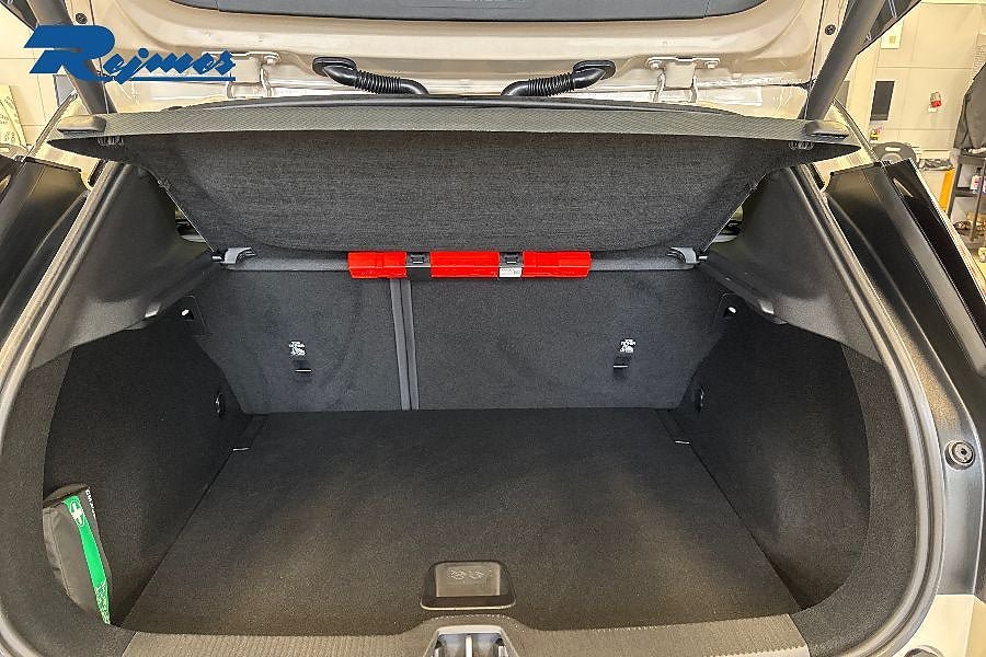 Vehicle Image 19
