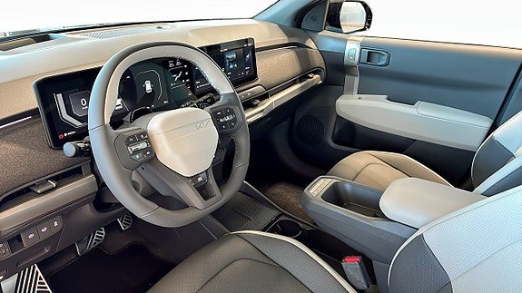 Vehicle Image 8
