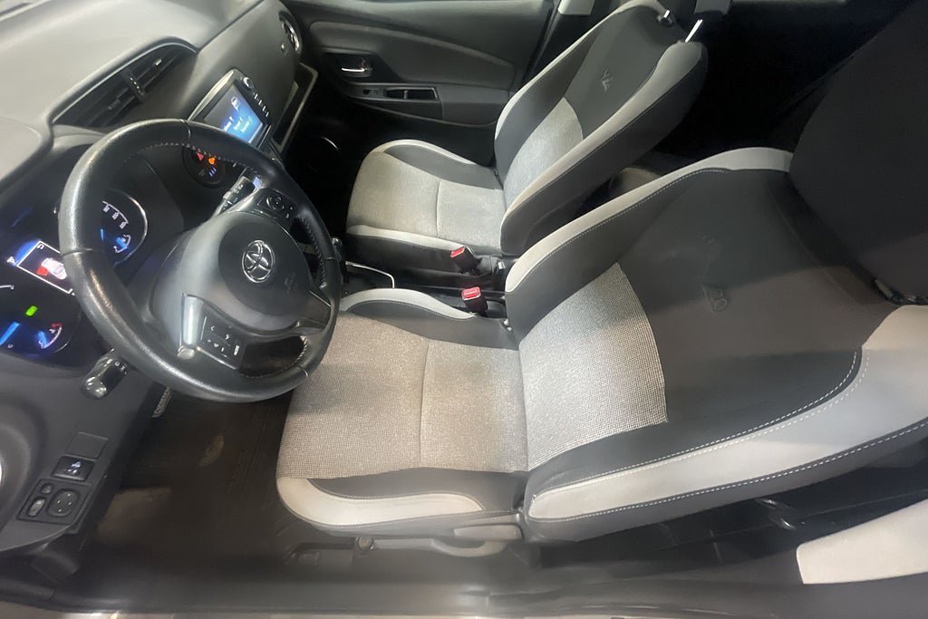 Vehicle Image 7