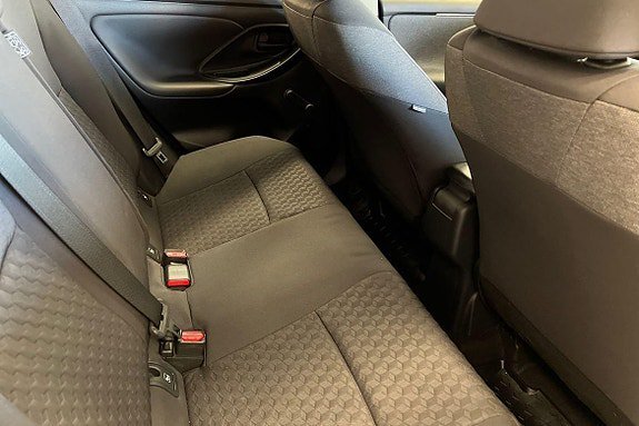 Vehicle Image 9