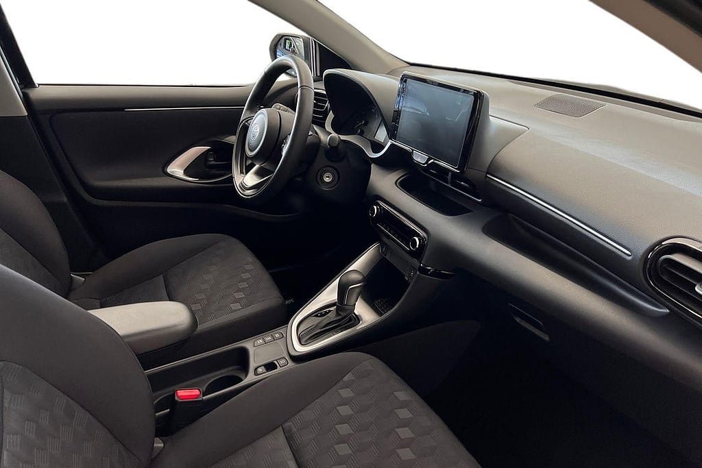 Vehicle Image 6