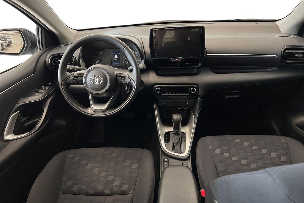 Vehicle Image 8