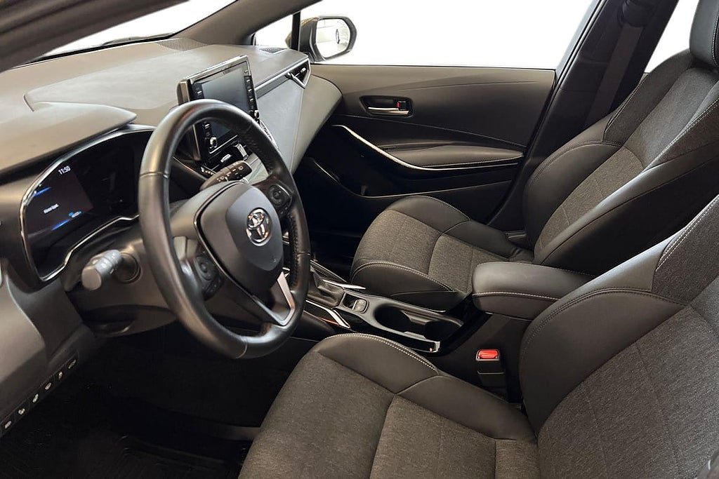 Vehicle Image 12