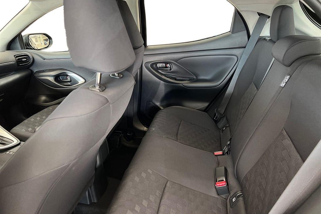 Vehicle Image 11
