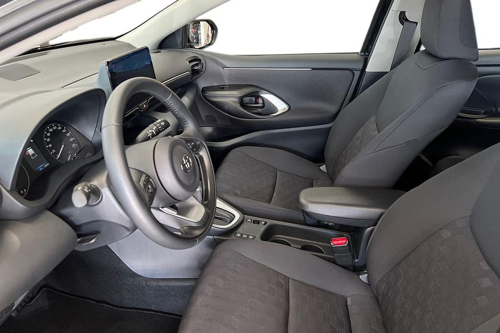 Vehicle Image 12