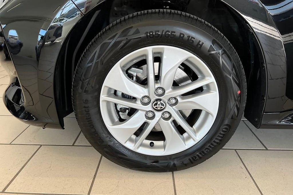 Vehicle Image 15