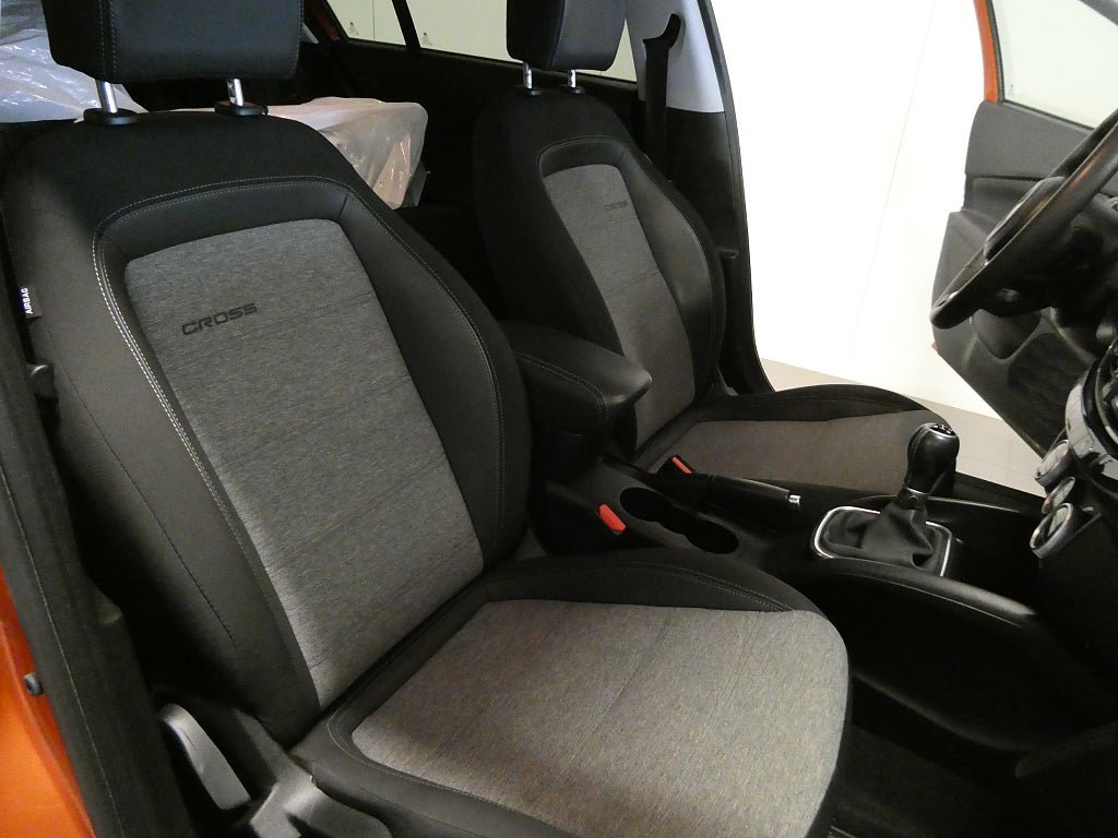Vehicle Image 14