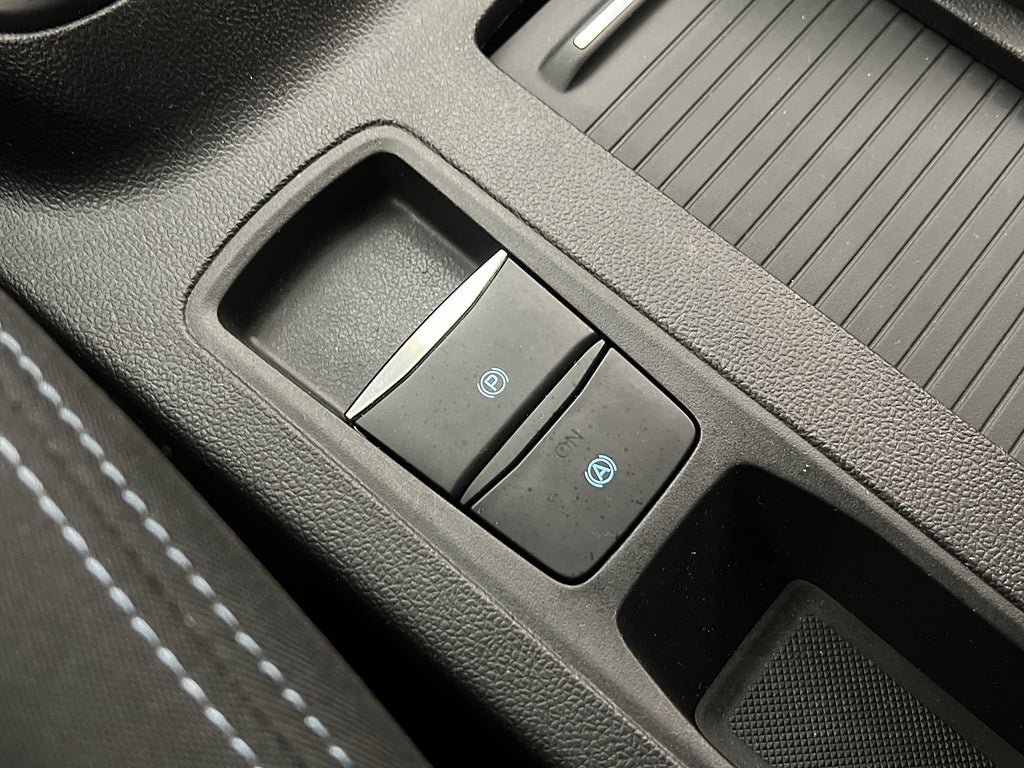 Vehicle Image 25