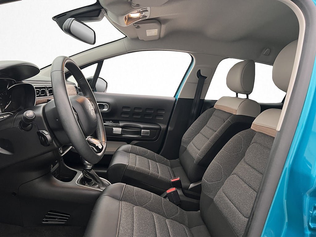 Vehicle Image 11