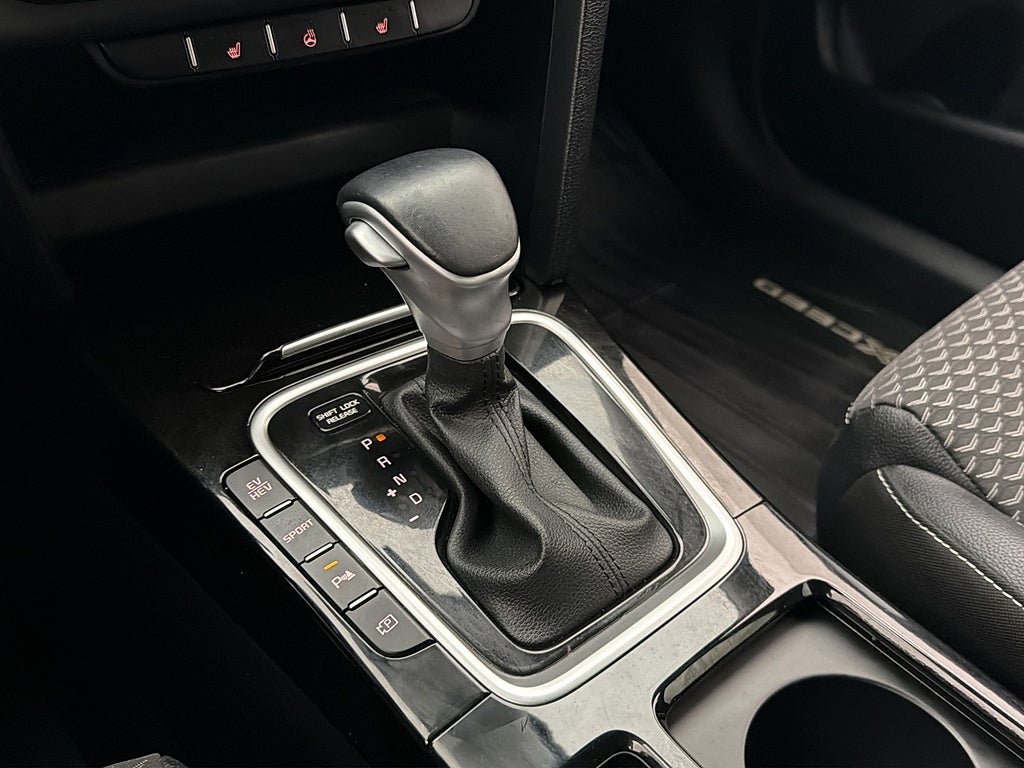 Vehicle Image 25