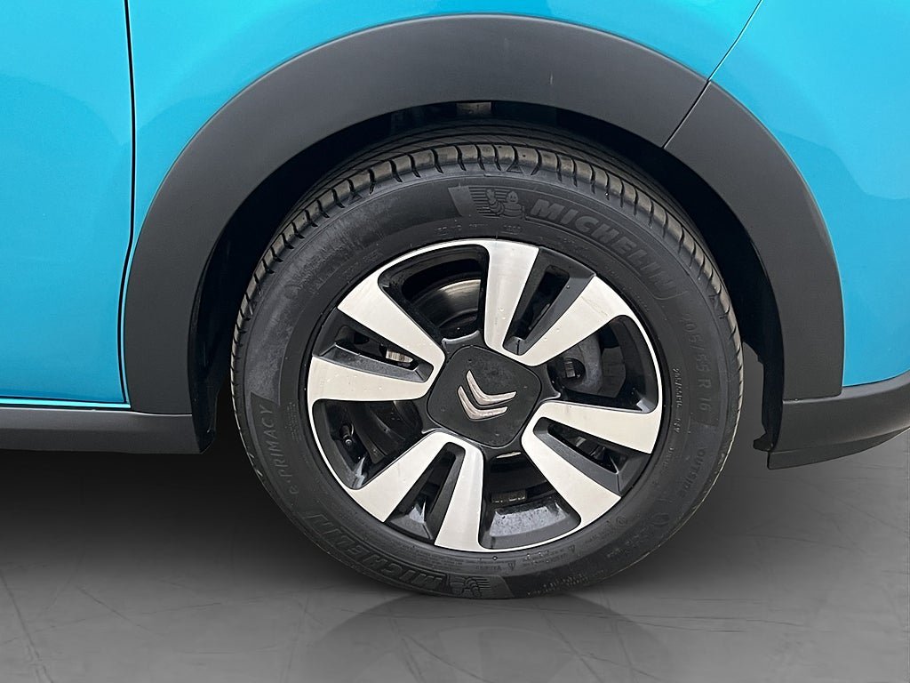 Vehicle Image 30