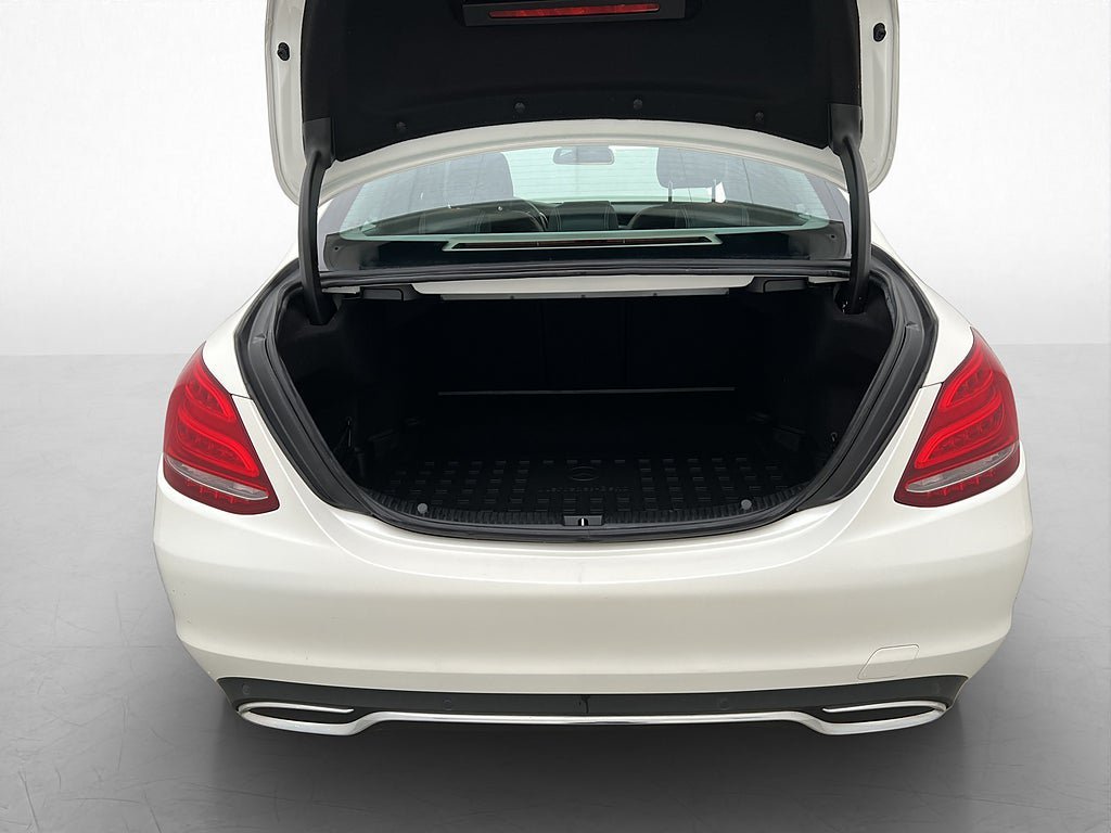 Vehicle Image 26