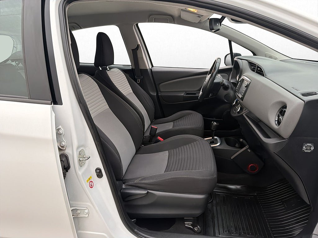 Vehicle Image 21