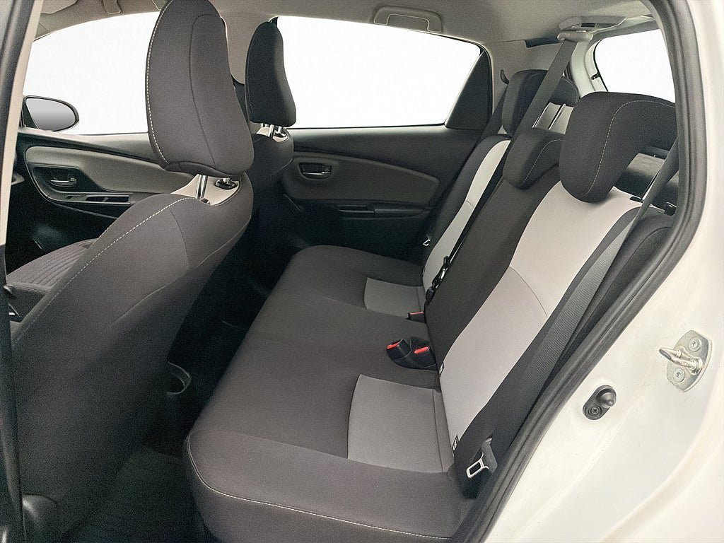Vehicle Image 23