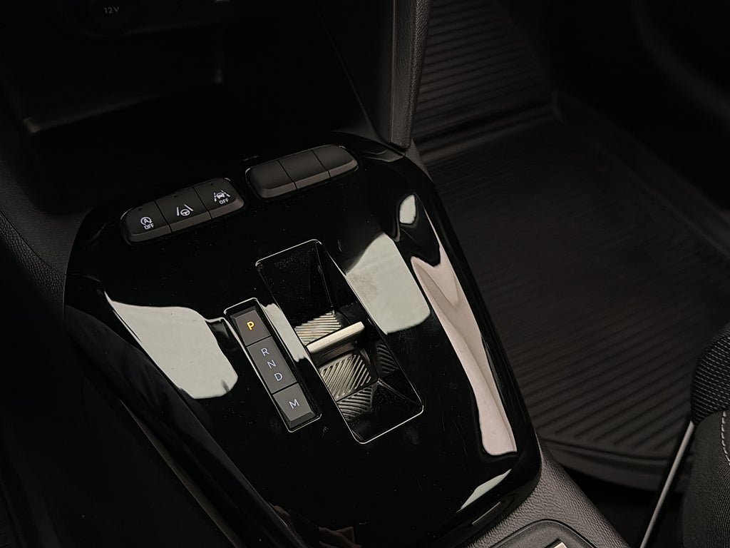 Vehicle Image 24