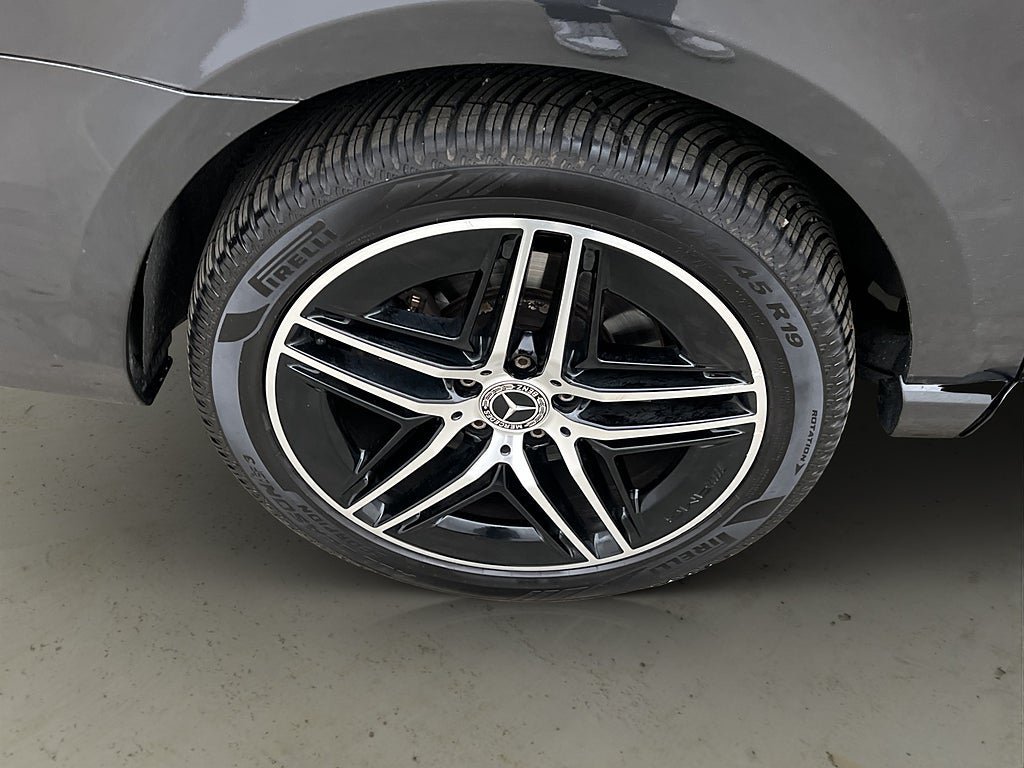Vehicle Image 37