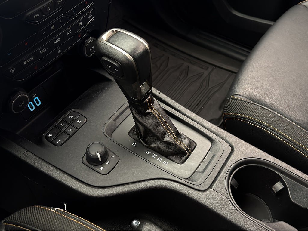 Vehicle Image 28