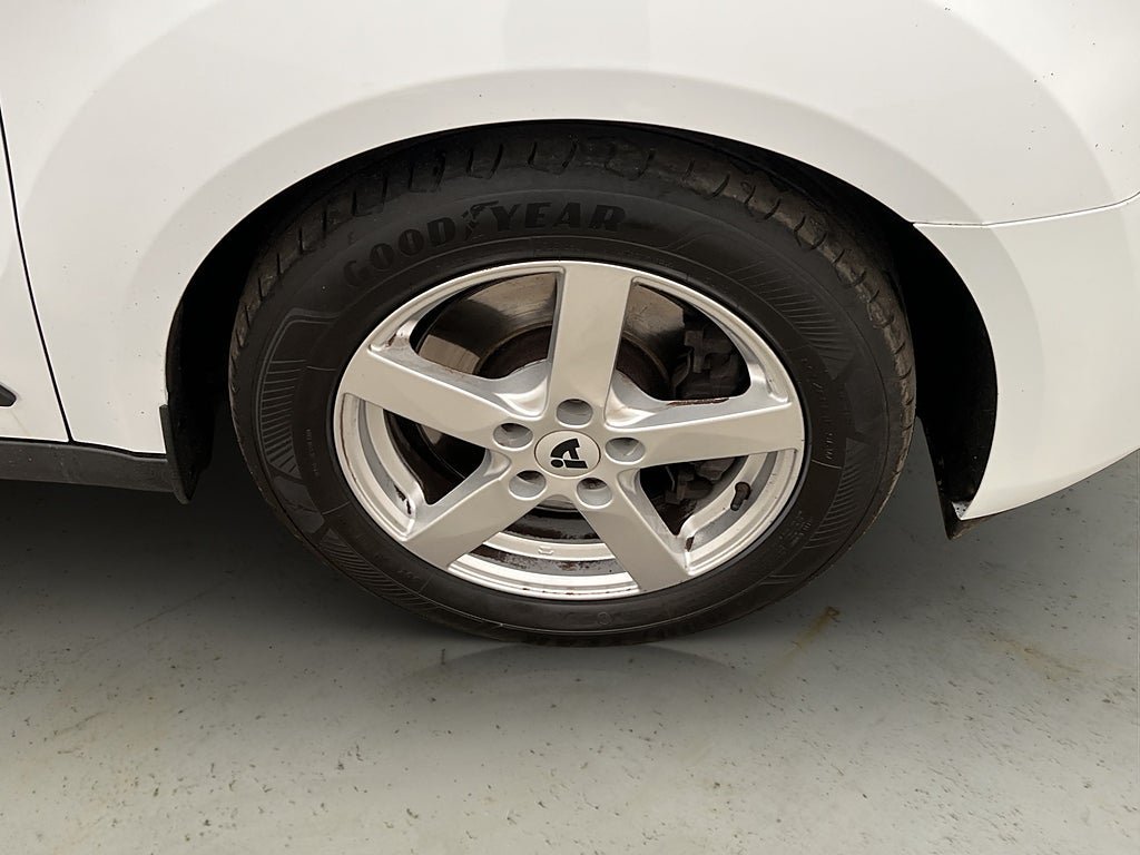 Vehicle Image 30
