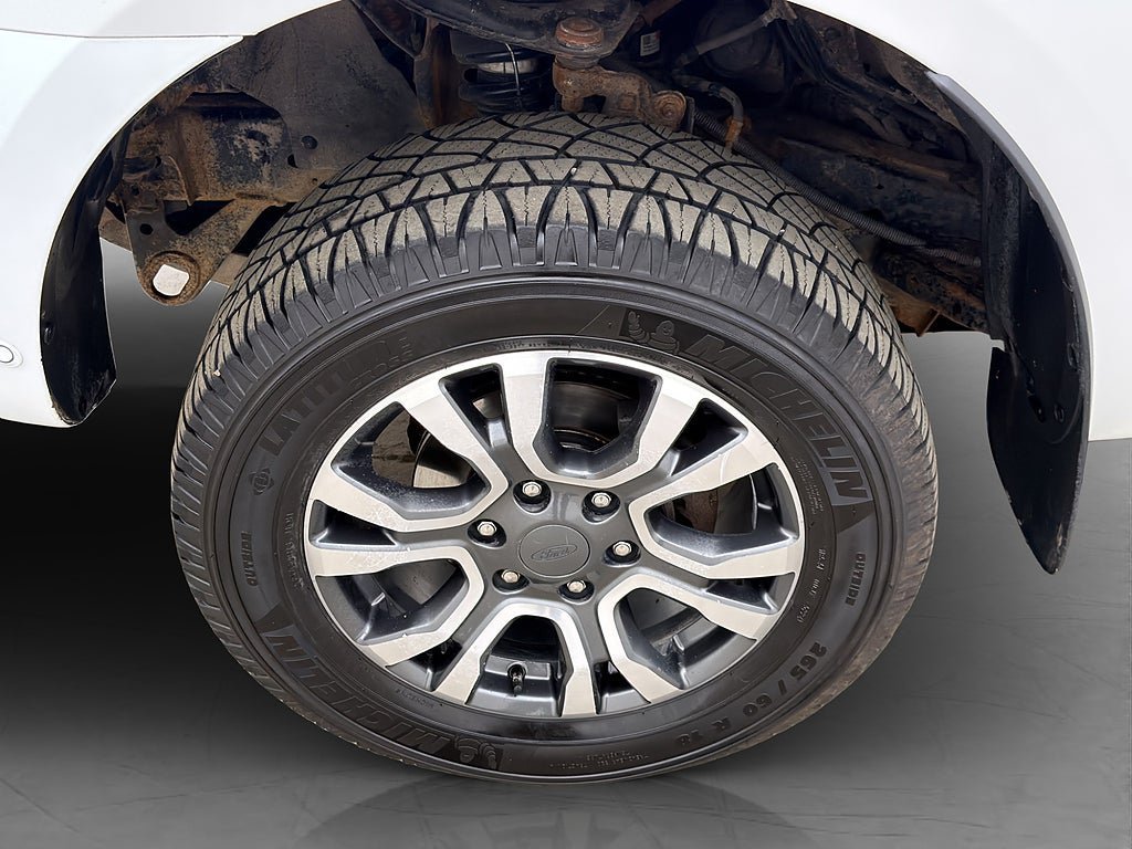 Vehicle Image 35