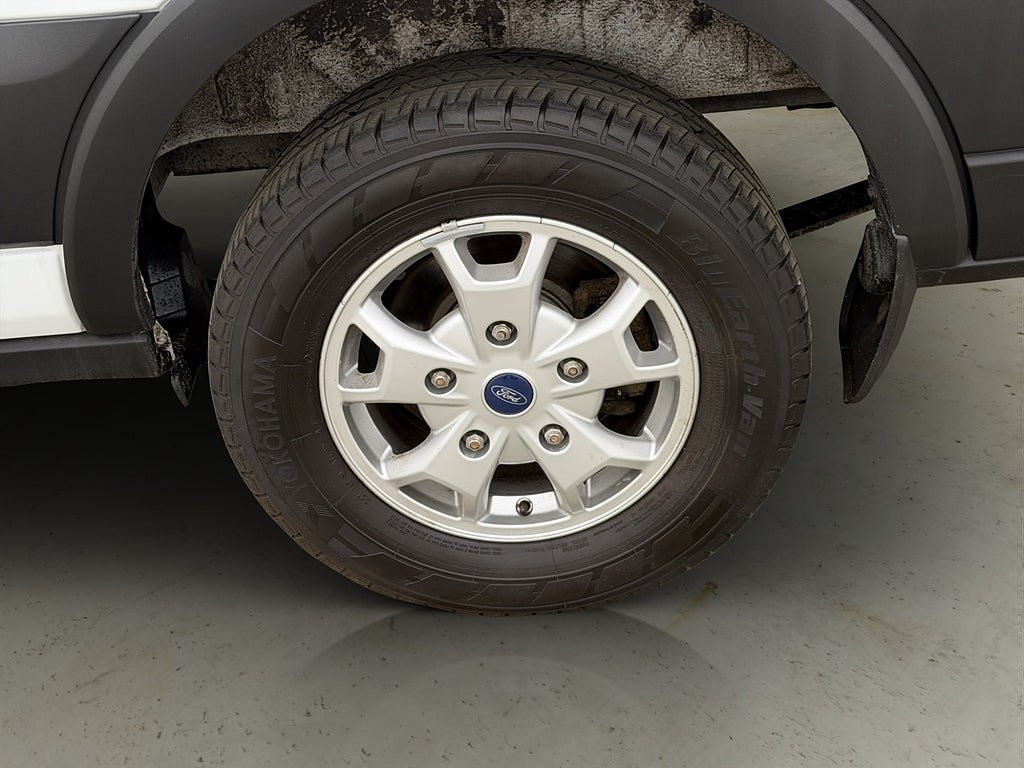 Vehicle Image 30