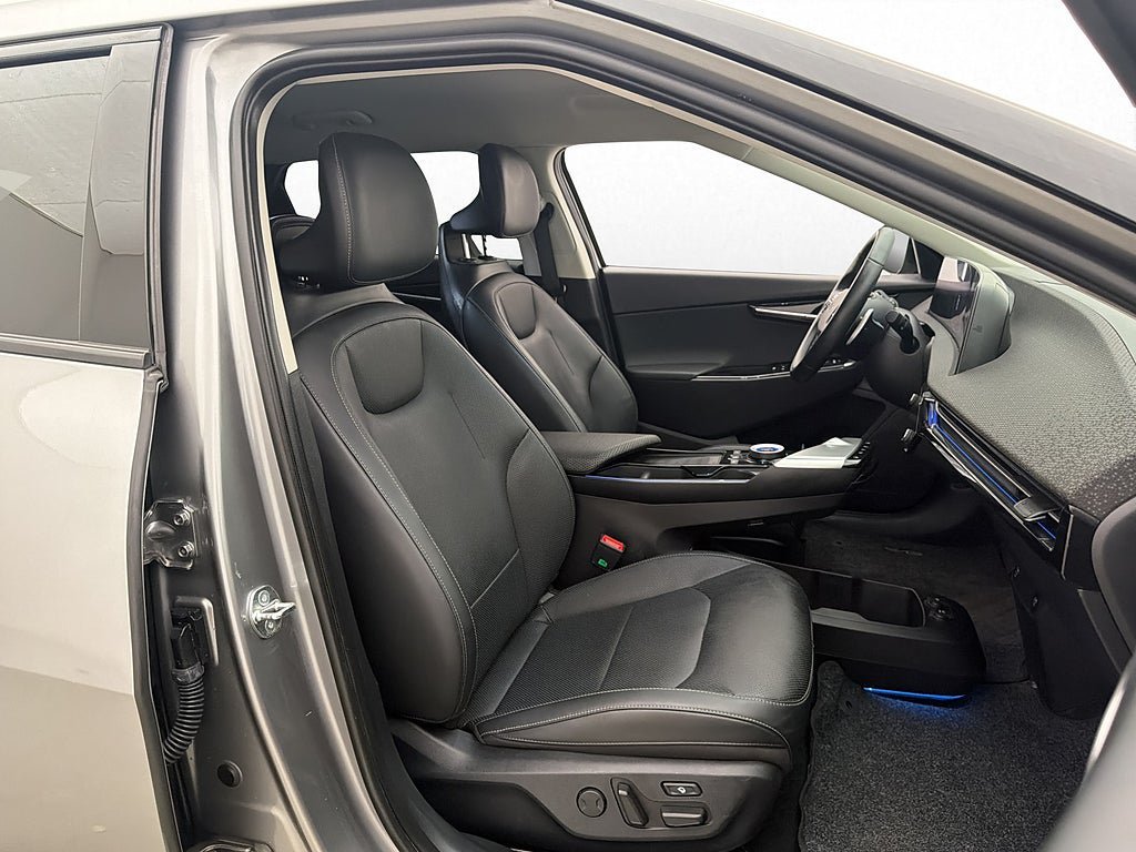 Vehicle Image 16