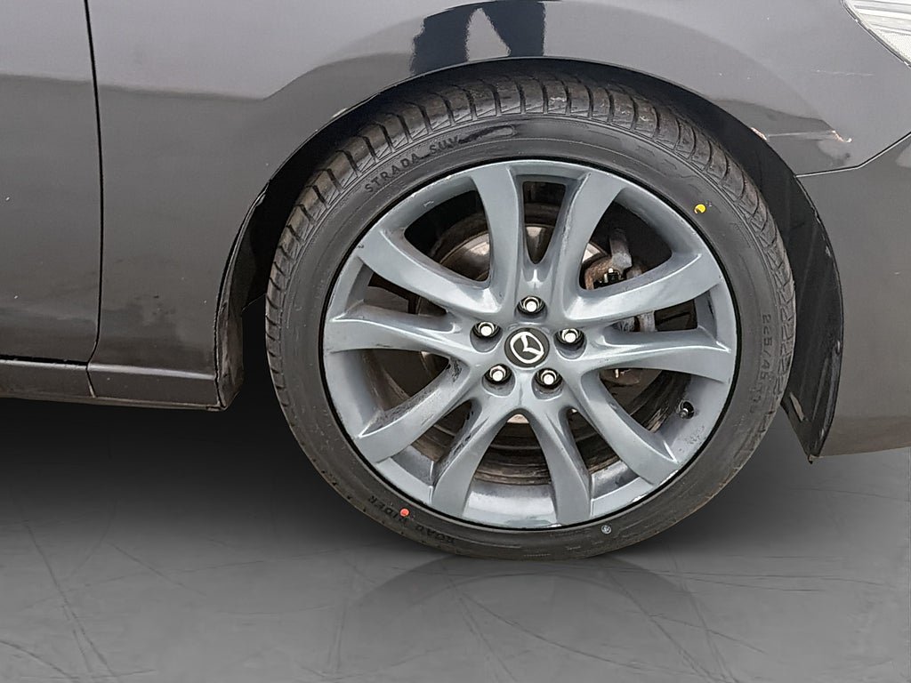 Vehicle Image 32
